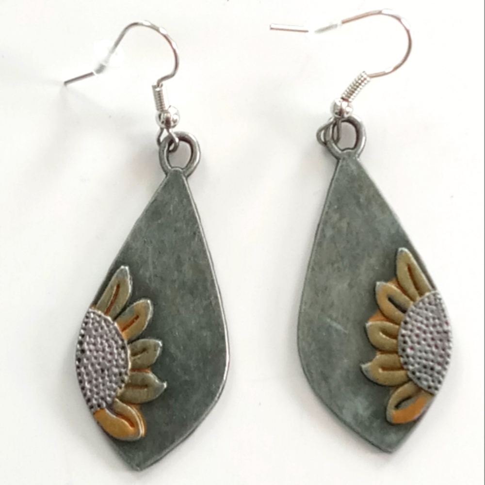 NWOT Small Silver Sunflower Teardrop Earrings, Costume Jewelry